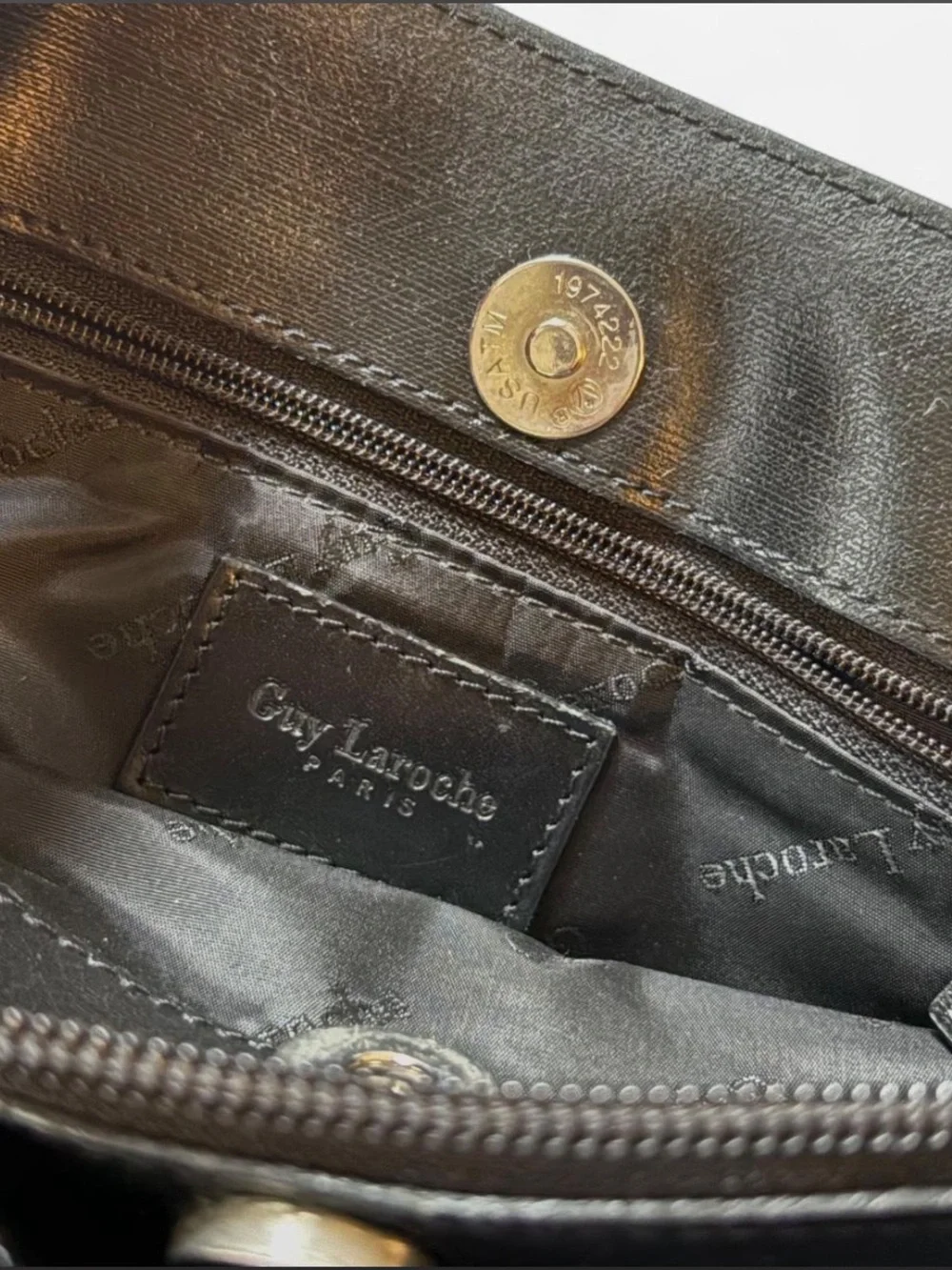 Guy Laroche Leather Shoulder Bag <3